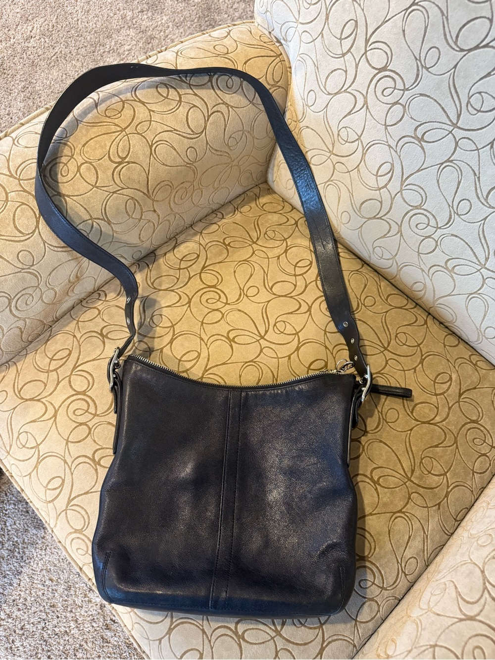 Coach 9326 Black Leather Shoulder Crossbody Bag Classic Minimalist Vintage